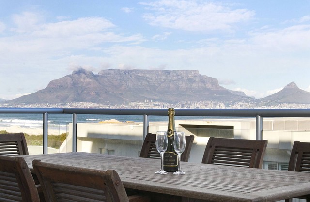 Dolphin Beach C111 Self-Catering Beachfront APT with Inverter