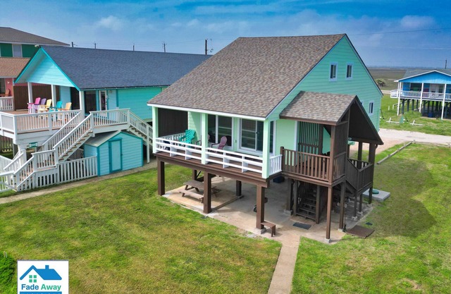Dolphin on the Beach - Sleeps 12