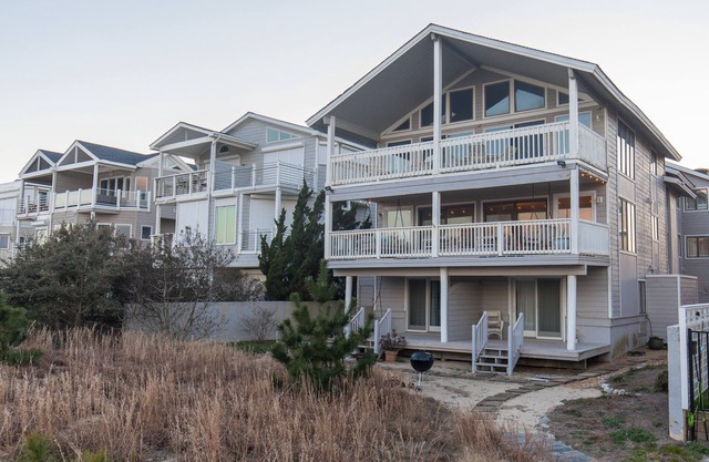 Dolphin's Den - Oceanfront - North End VB