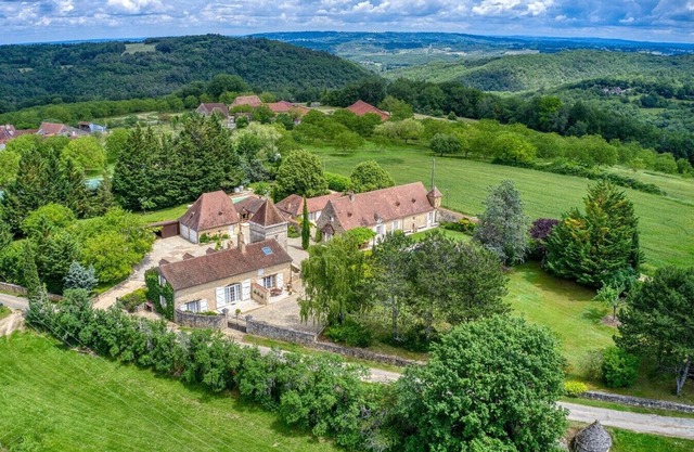 Magnifique ensemble de cinq maisons et ses deux piscines privées et chauffées