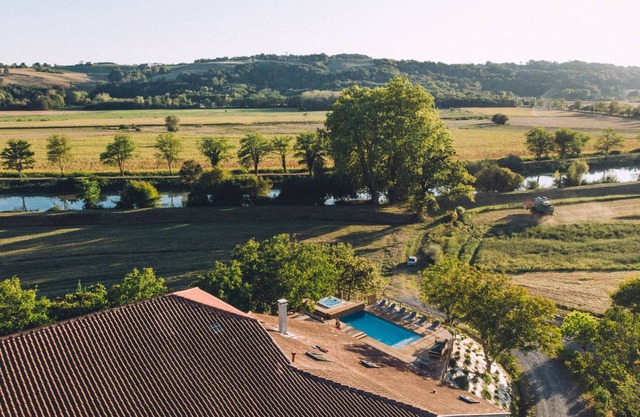 DOMAINE L'ERMITAGE 5 * AU COEUR DES TERRES BASQUO-LANDAISES