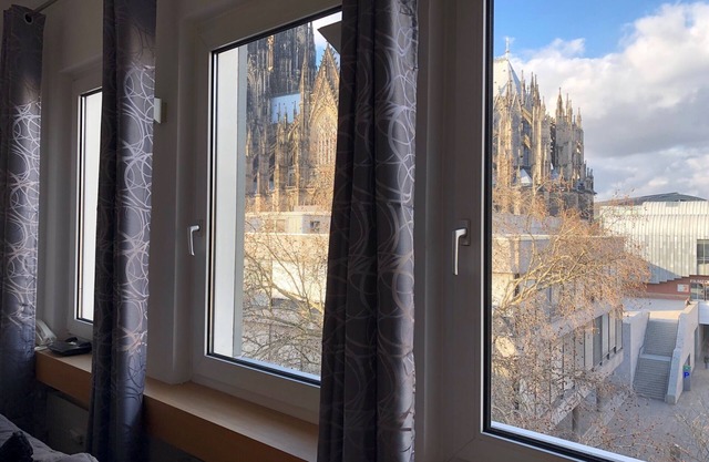 DomBlick! Bel appartement - super central - au coeur de Cologne