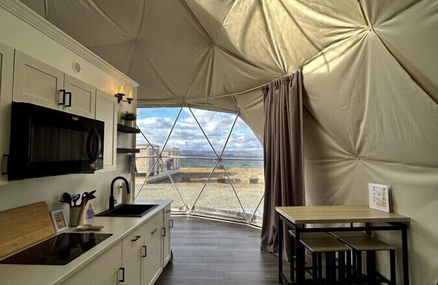 Dome 5 · Luxury Lakeside Dome Experience Private Hot Tub