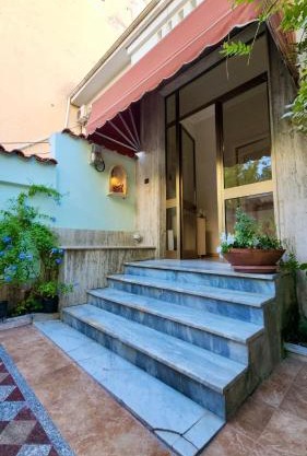 Doni's Charming Vintage Home