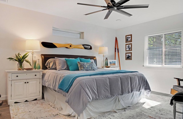 Doo-little Dwelling Charming 2 bed home in Valparaiso Fl.