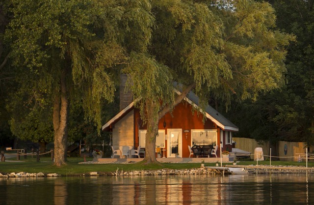 Chalet du comté de Door sur la rive