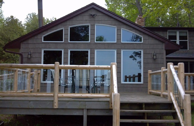 Sand Bay Lodge Waterfront pour 24 personnes