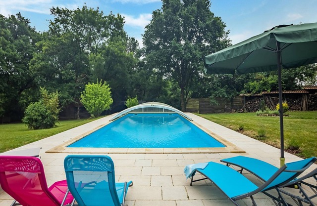 Villa tranquille avec piscine extérieure couverte