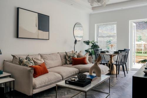 Dorothy Apartments - 3 Bed Ground Floor Apartment & Garden - Battersea