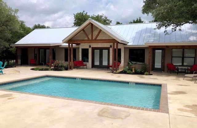 Dos Oakes @ Frio Premier Rental Homes
