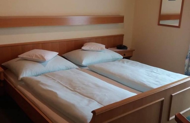 Chambre double avec douche, WC et Balcon - Maison Traudi
