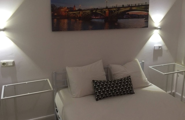 Chambre double avec salle de bain 4. Dans un appartement de 2 chambres