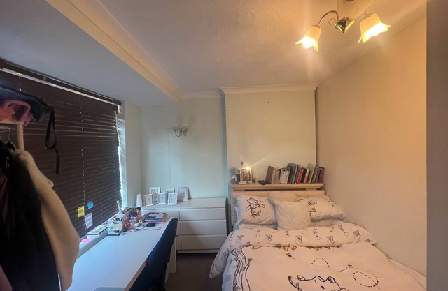 double Bedroom in Raynes Park/Wimbledon