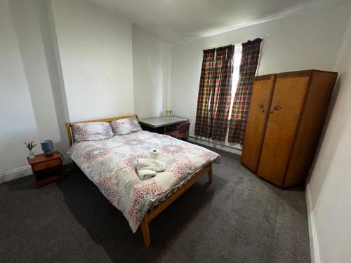 Double-Bedroom in the Heart of Salford Manchester Perfect for Short Stays GCSW4