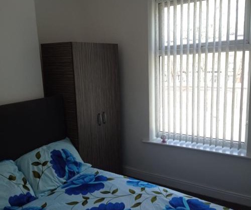 Double-Bedroom in the Heart of Salford Manchester Perfect for Short Stays LT1
