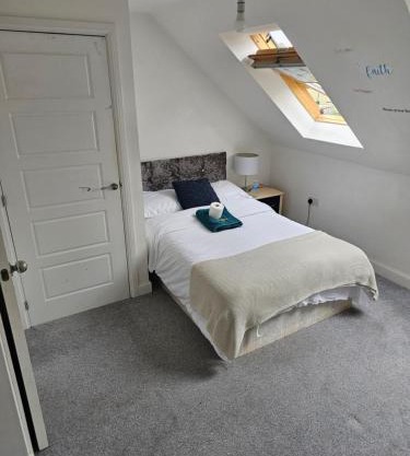 Double Cosy Bedroom in Central Dartford
