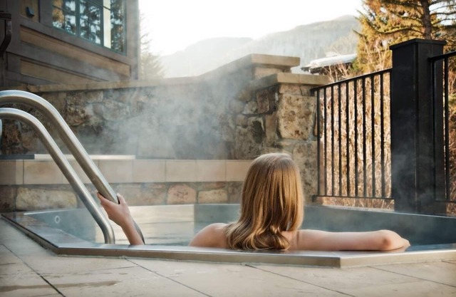 Double Queen, Gravity Haus Vail, Steps to Ski Lift w/ Outdoor Hot Tub & Sauna