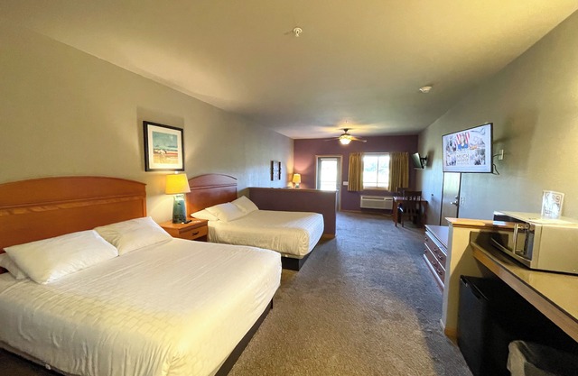 Chambres d'hôtel spacieuses situées au Spring Brook Resort | Vue imprenable sur le parcours de golf