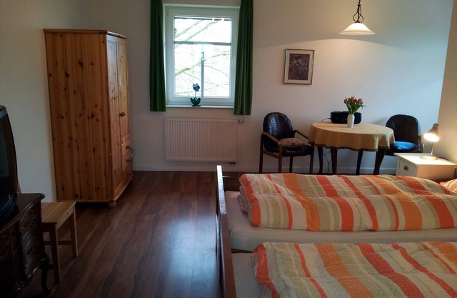Double room for 3 guests with 25m² in Fehmarn OT Mittelhof (13376)