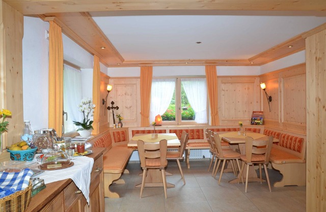 Chambre double 3 avec WC et douche, 1 - 3 personnes - Mosertonihof