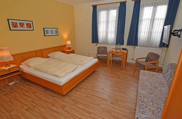Double room C / Economy, shower/WC, 1 bedroom - Weinhaus Hehner-Kiltz