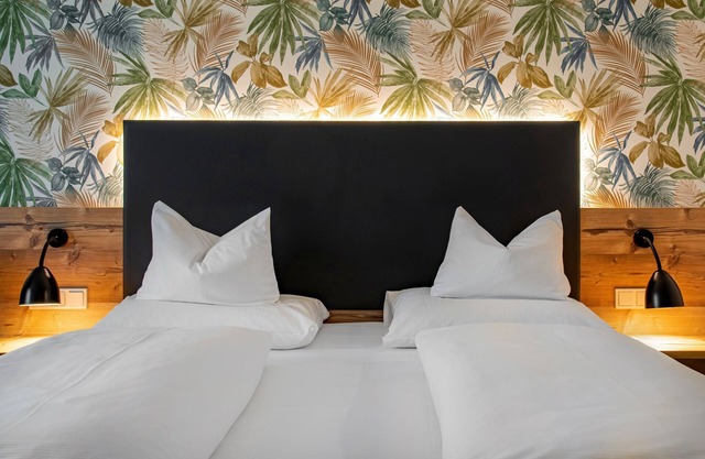 Double room "Comfort Plus Room" with shower/WC