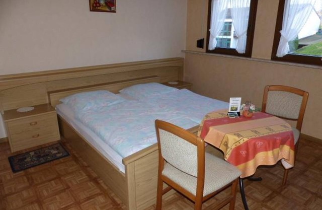 Chambre double douche / WC - appartement / maison d'hôtes Ebert-Neukirch