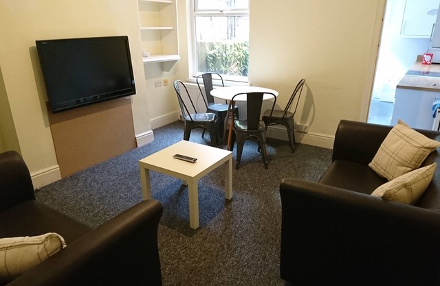 Chambre Double Dans Maison Commune Près De La Gare D'Erdington