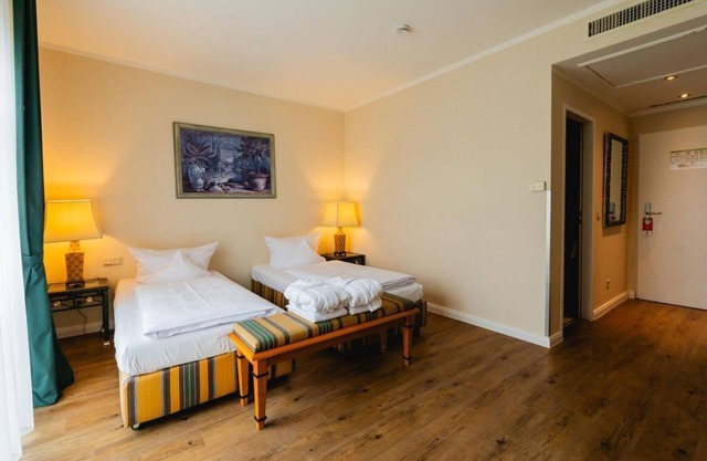 Double room KOMFORT, bath, WC - BEST WESTERN Wein- und Parkhotel