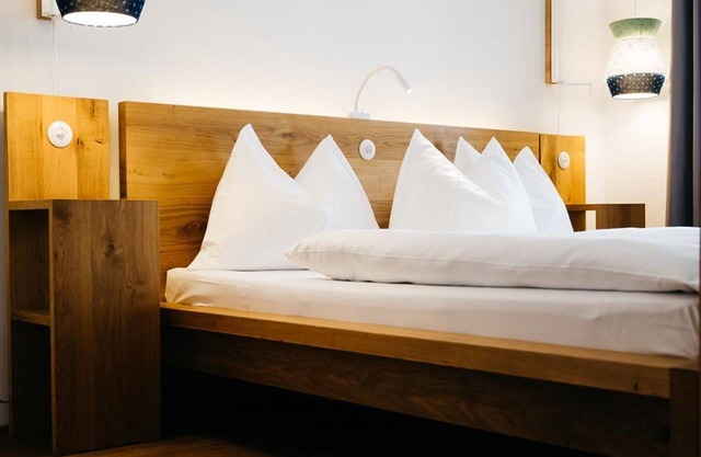 Chambre double "regular" - non ref, excl. Petit déjeuner - arthotel Blaue Gans