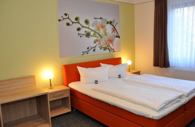 Chambre double douche / WC, TV - Landhotel Karrenberg