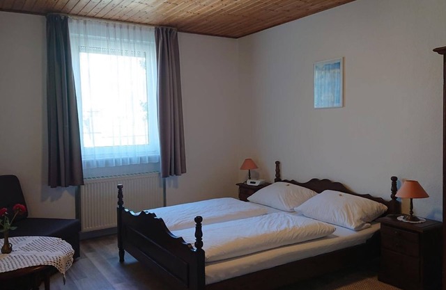 Gasthaus zum Weinstock - double room, shower, toilet