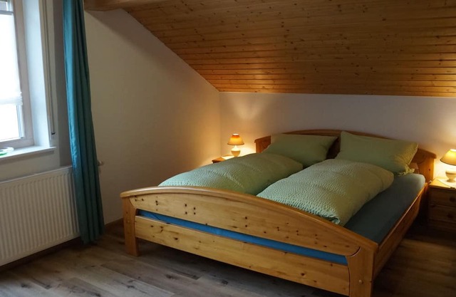 Double Room with Balcony and Wi-Fi