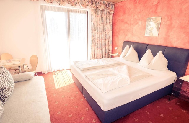Double room with shower/WC and balcony - Pension - Ferienhäuser Waldruh - Tannenheim