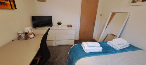 Double Rooms near Bournemouth Hospital ensuite or shared bathroom options