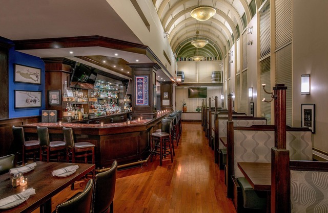 DoubleTree by Hilton Chicago - North Shore Conference Center