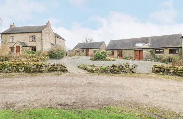 DOVE COTTAGE, pet friendly, with open fire in Waterhouses