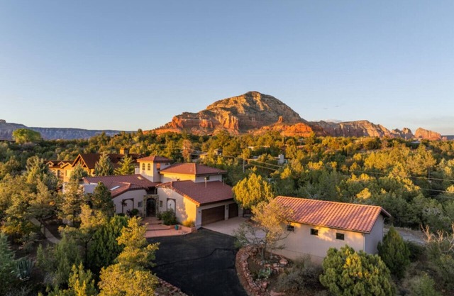 Dove Wing | Hot Tub, 2 Acres, Chef's Kitchen