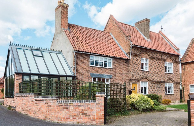 Dovecote Farmhouse - WITH HOT TUB PACKAGE