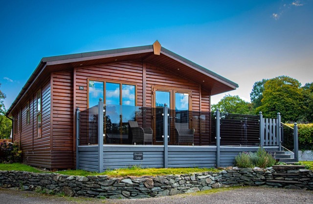 Dovedale Lodge - a holiday lodge that sleeps 5 guests in 2 bedrooms