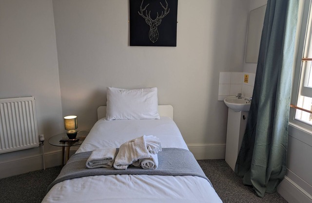 Chambre Simple-Economie-Salle de bain partagée-Vue sur Jardin-7