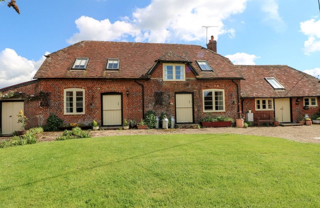 Downs View Dairy, WEST TYTHERLEY