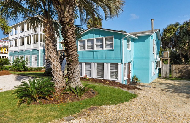 2ème rangée Classic Beach Cottage Apartment - À quelques pas de la plage!