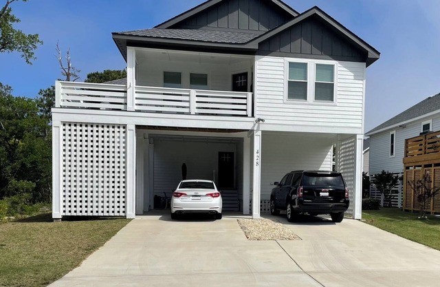 Downstairs apt in newly constructed Kill Devil Hills home with private entry!