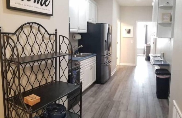 Downtown 2 Bedroom/2 Bath Duplex