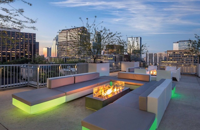 Downtown Austin 2BR Prime nouvel emplacement Piscine sur le toit