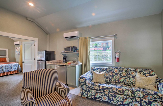 NOUVEAU-Cosy Cottage w / Pool Access dans le centre-ville de Branson