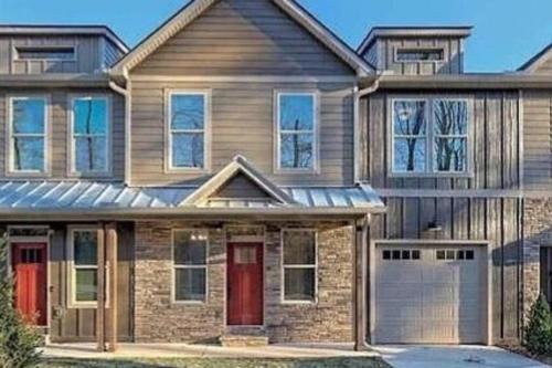Downtown Clayton Townhouse