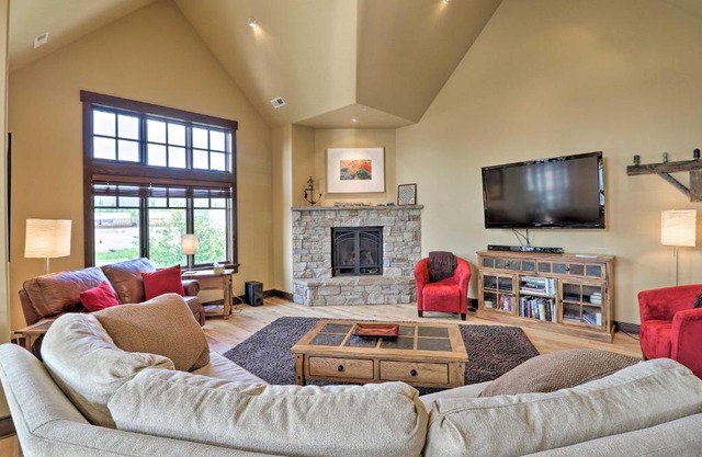 Downtown Condo Near Whitefish Resort and Lake!