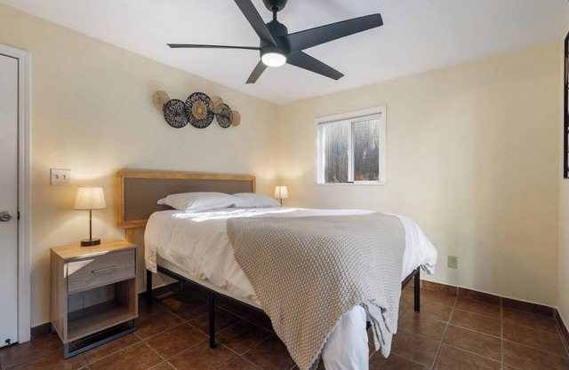 Downtown Cottage blocks from Petco Park!